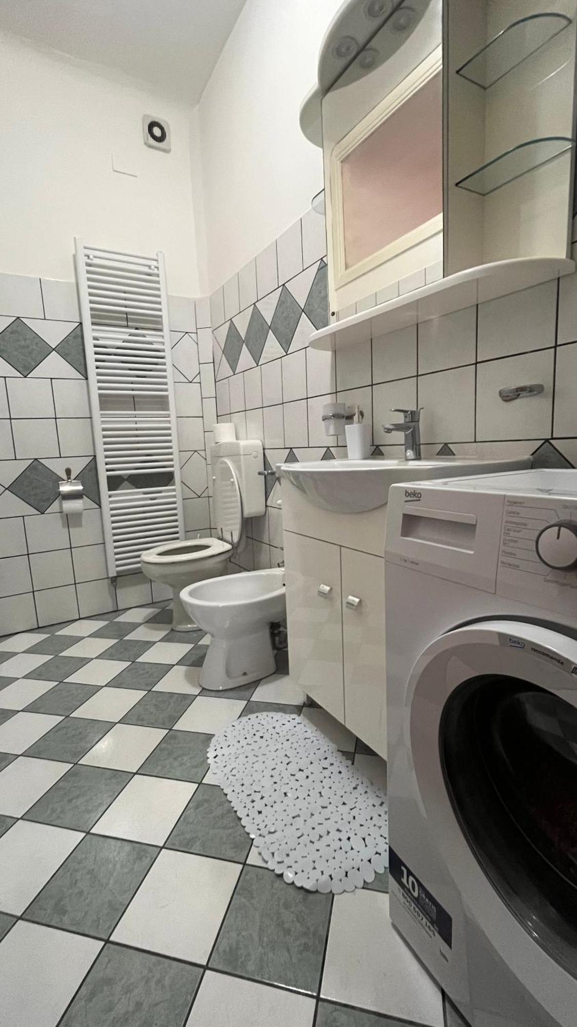 Apartment City Center Trieste Bagian luar foto