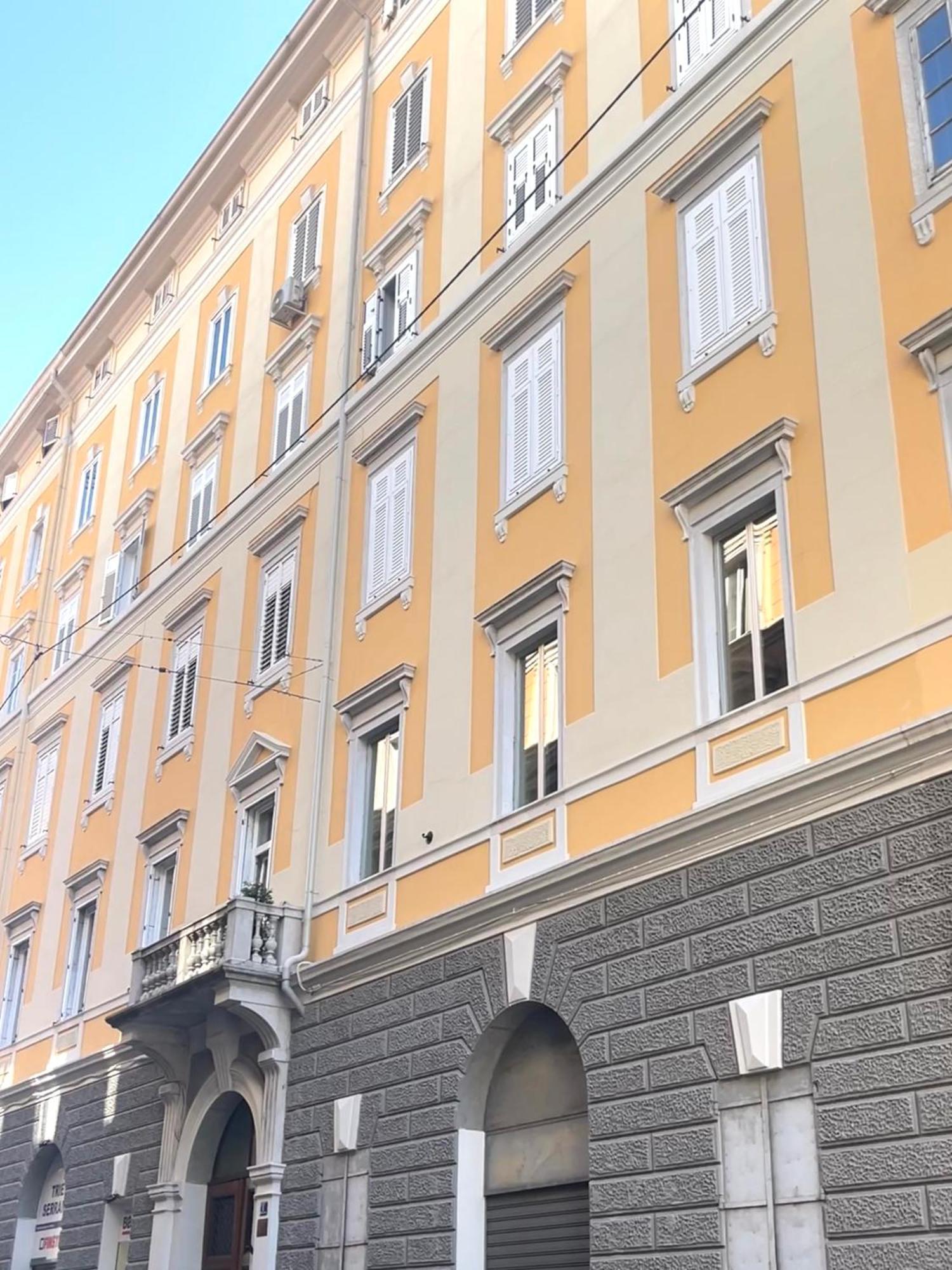 Apartment City Center Trieste Bagian luar foto